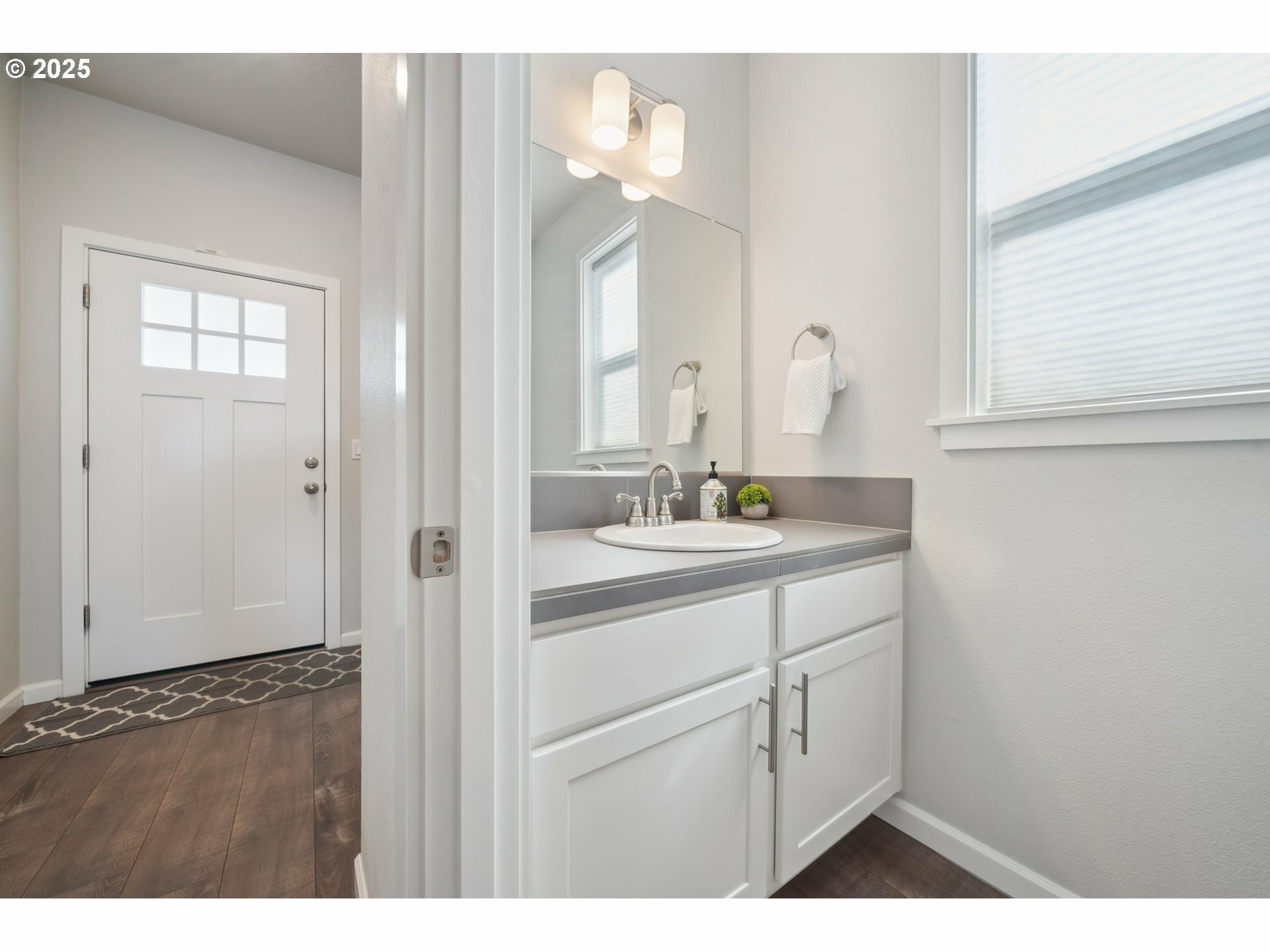 Property Photo: 1540 19th Ave OR 97116