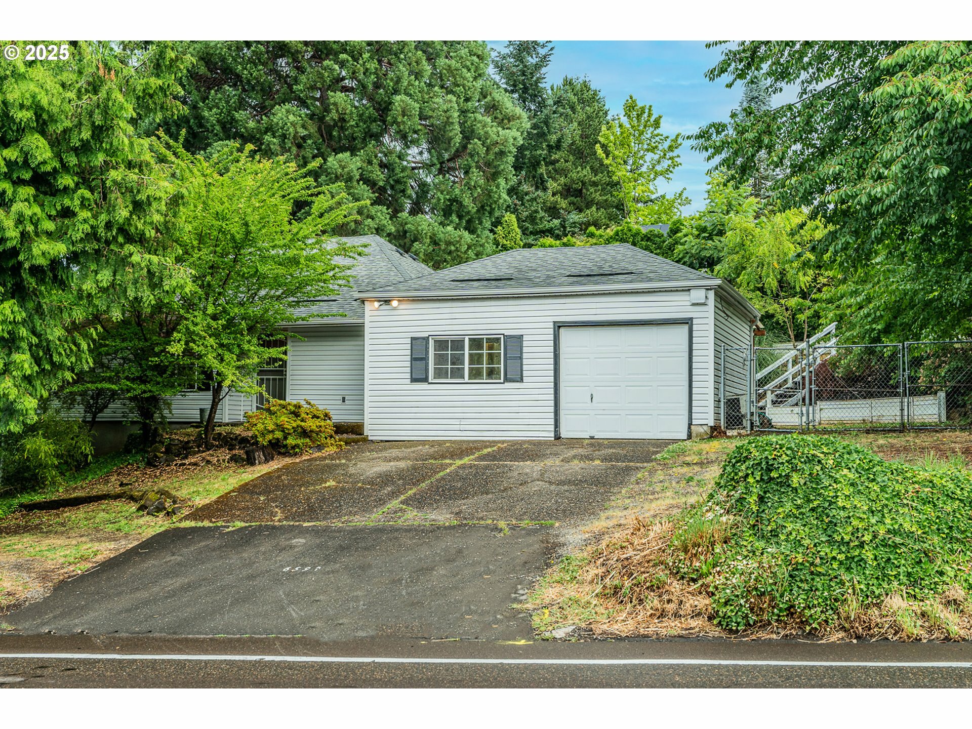 6593 SE Thiessen Rd  Milwaukie OR 97267 photo