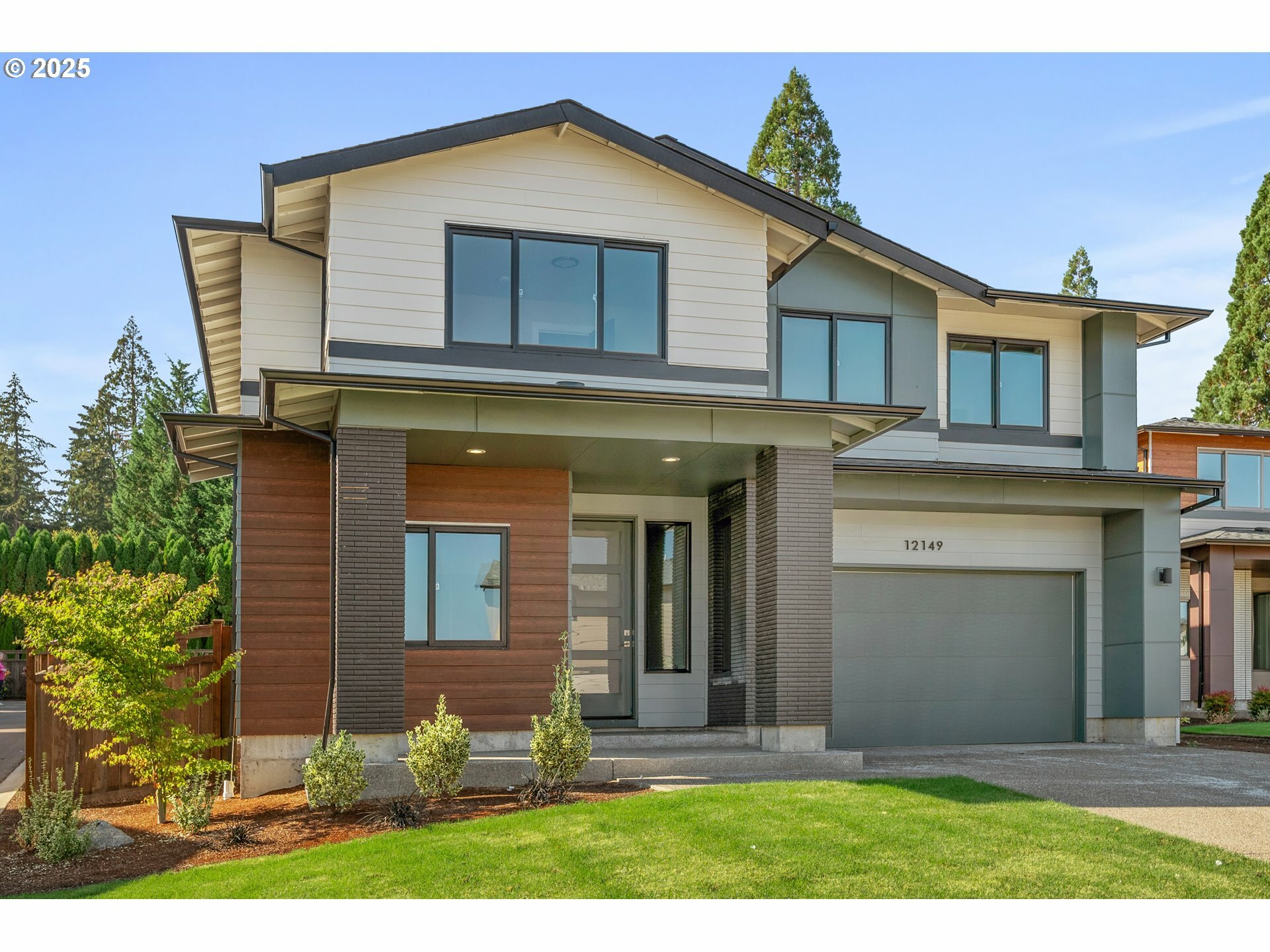 Property Photo: 12149 SE Majestic Falls Ave OR 97086