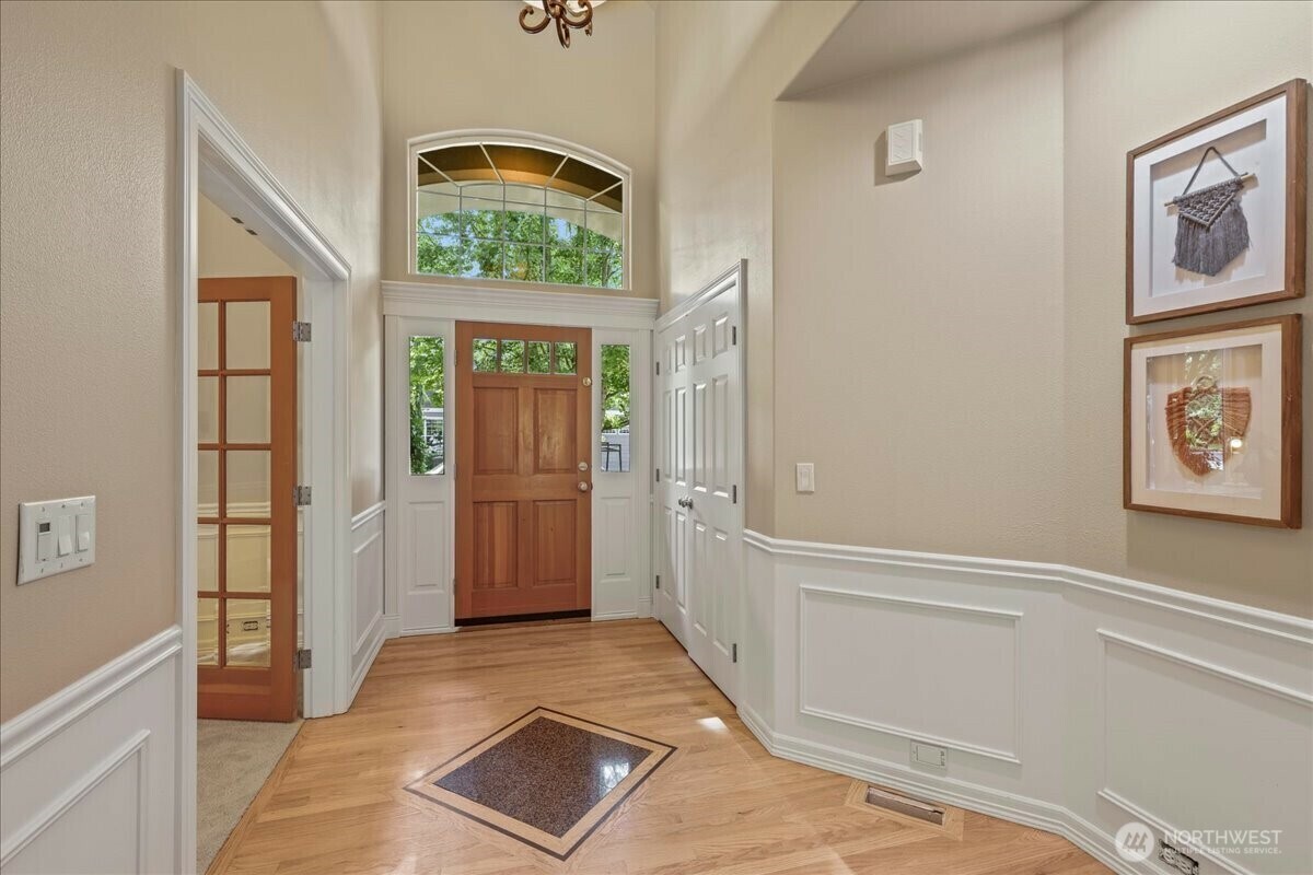 Property Photo: 11526 160th Court NE WA 98052