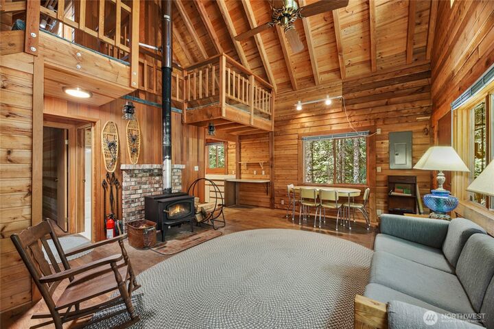 Property Photo:  81  Snow Cabin Place  WA 98068 