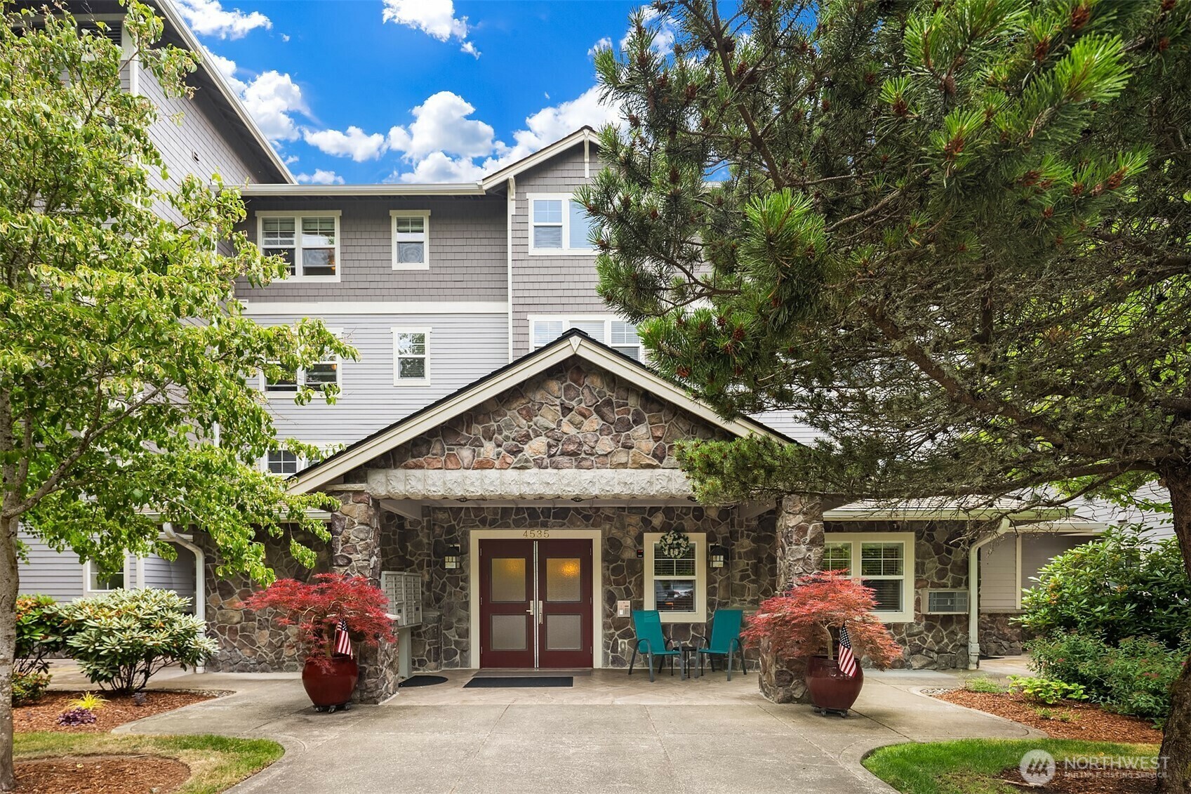 Property Photo: 4535 Providence Point Place SE 202 WA 98029