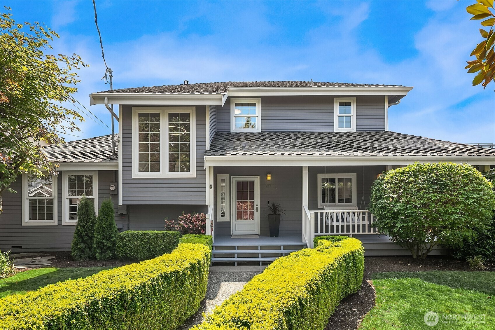 Property Photo: 527 16th Avenue W WA 98033