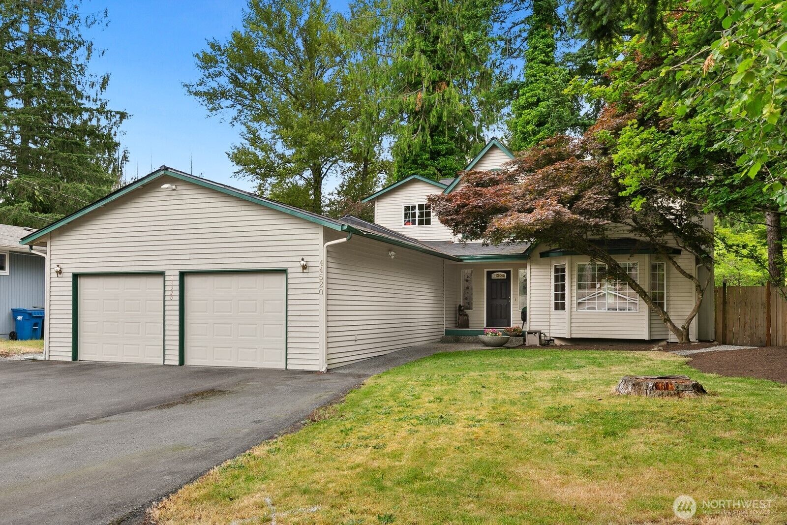 Property Photo:  44520 SE 144th Street  WA 98045 