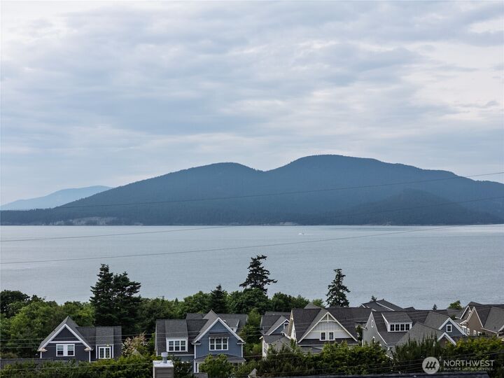 Property Photo:  4607  Camano Place  WA 98221 