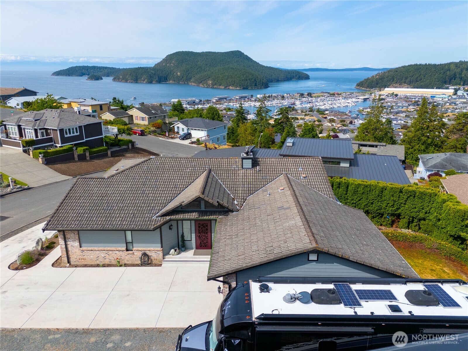 Property Photo: 2016 Piper Circle WA 98221