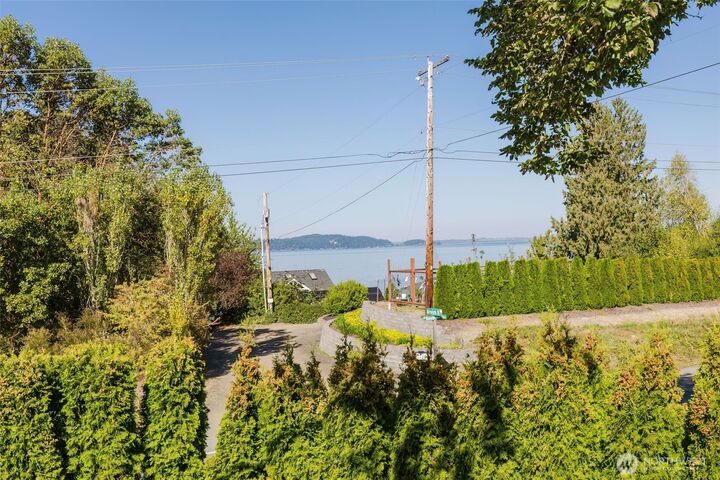 8424 SE Southworth Drive  Port Orchard WA 98366 photo