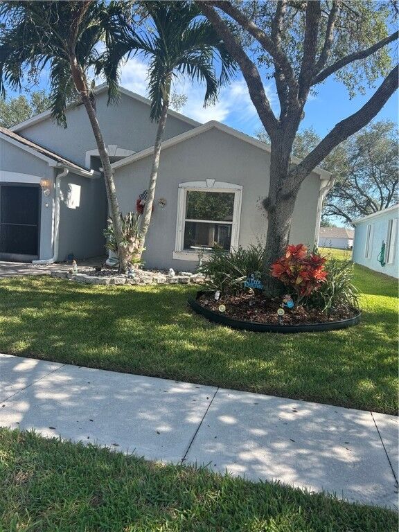 Property Photo: 1360 10th Manor FL 32960