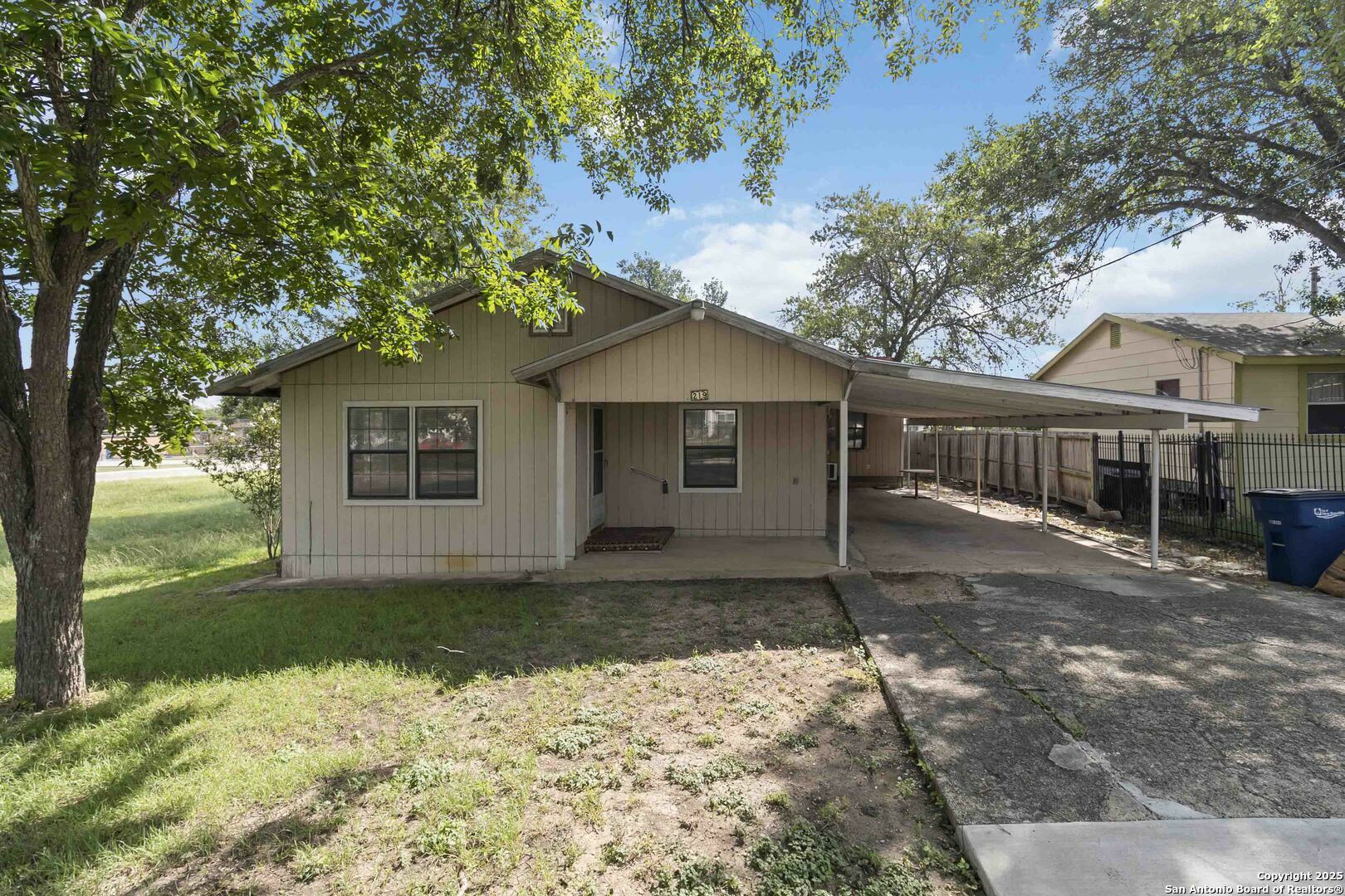 Property Photo: 219 S Lone Star Ave TX 78130