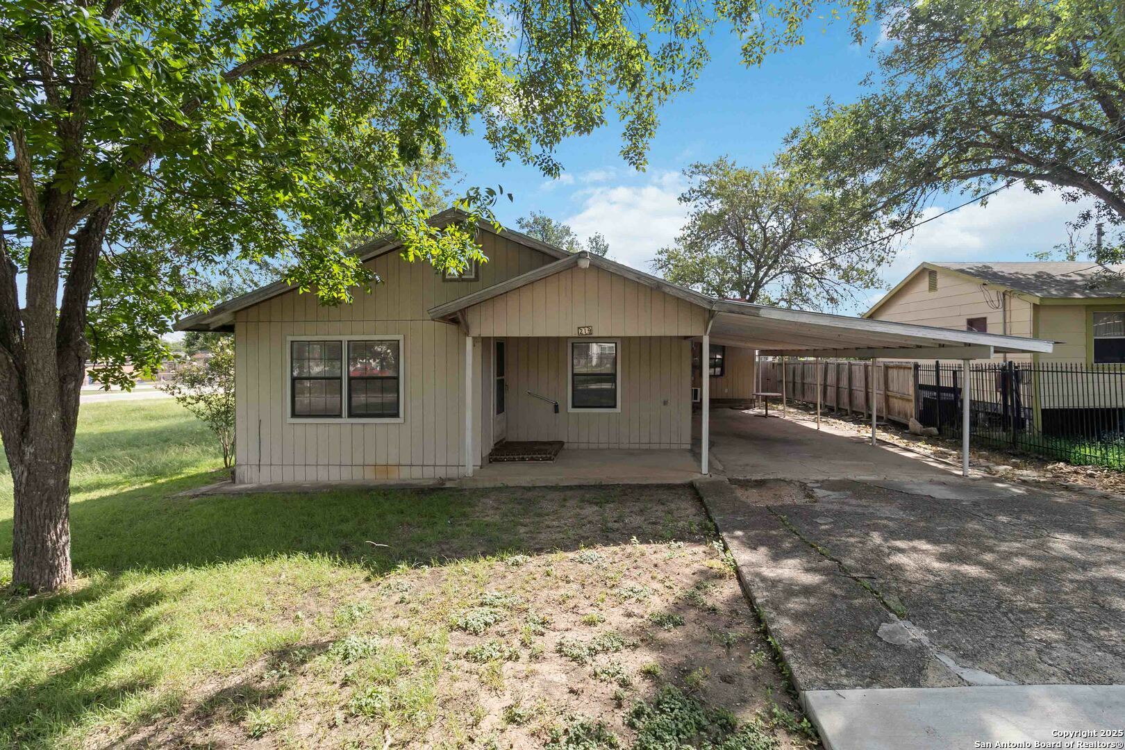 Property Photo: 219 S Lone Star Ave TX 78130