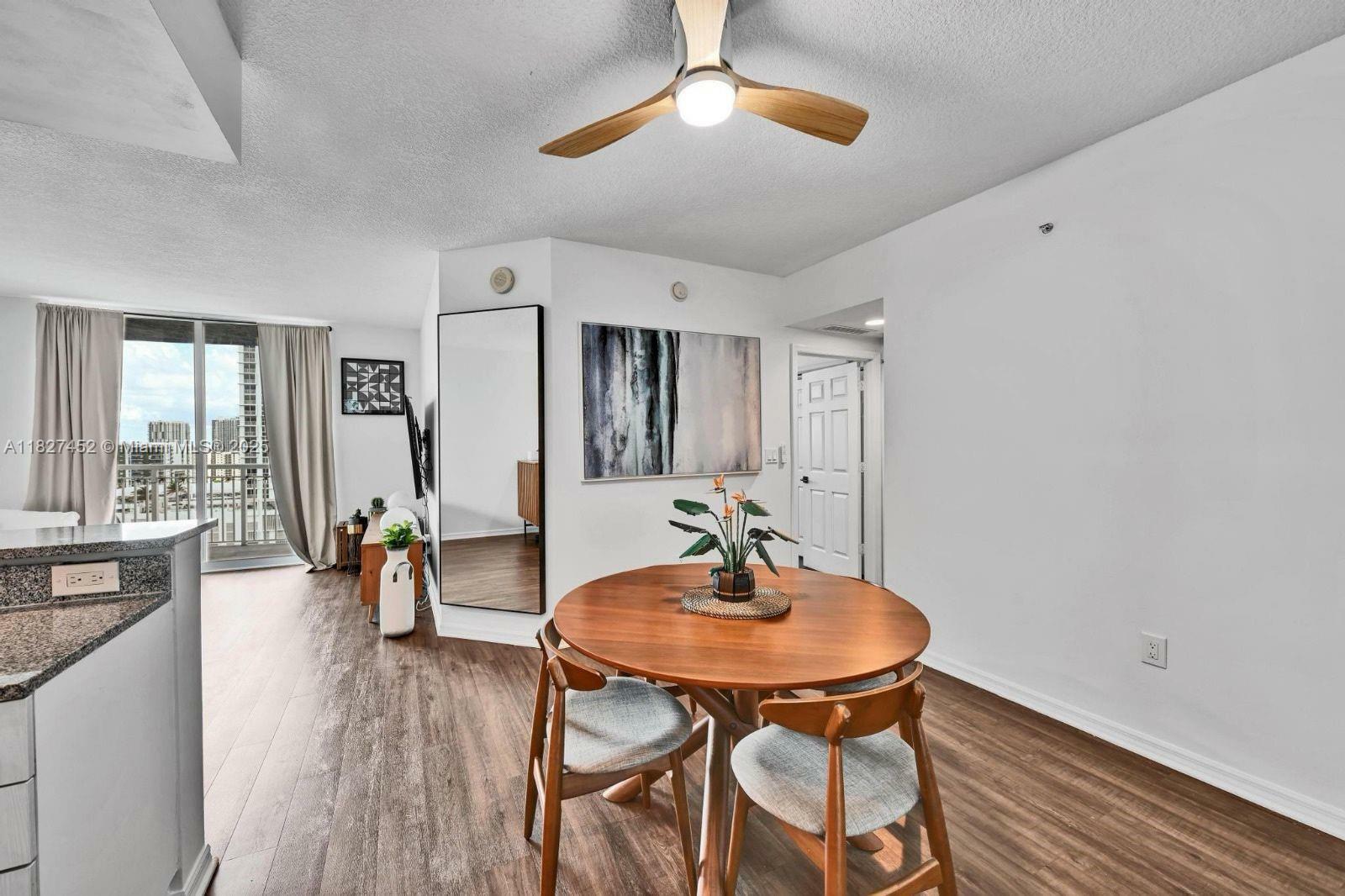 Property Photo: 275 NE 18th St 1809 FL 33132