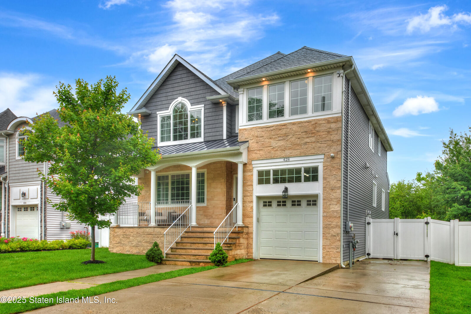 Property Photo:  428 Page Avenue  NY 10307 