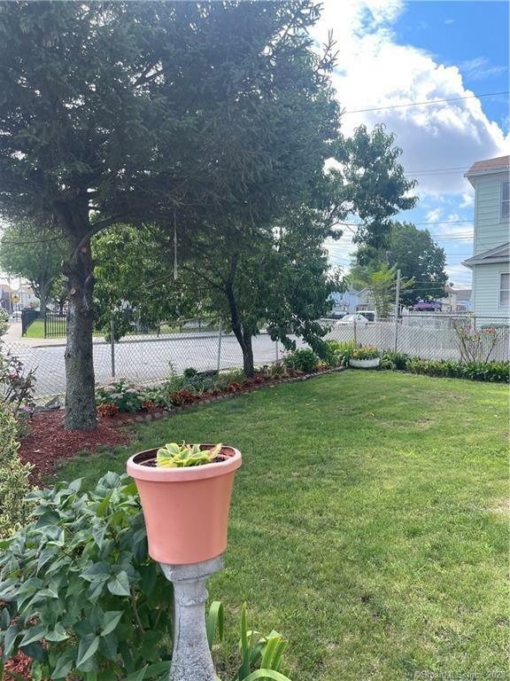 Property Photo: 115 Oak Street 3 CT 06604
