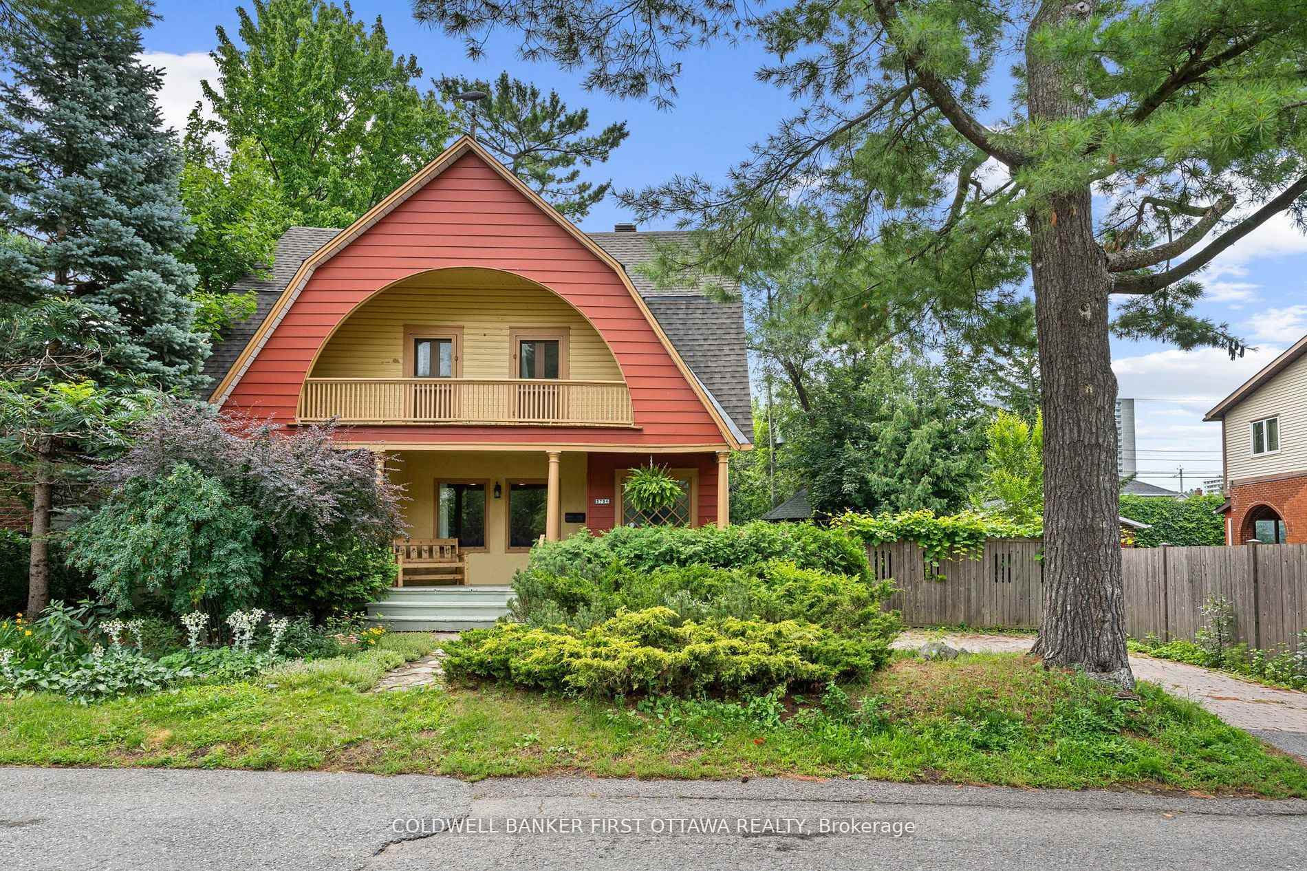 Property Photo: 2704 Don Street ON K2B 6Y5