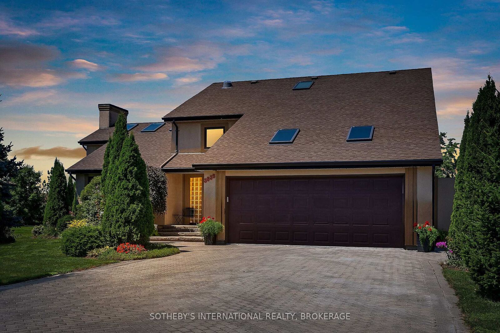 Property Photo: 3535 Cardinal Drive ON L2H 2Y1