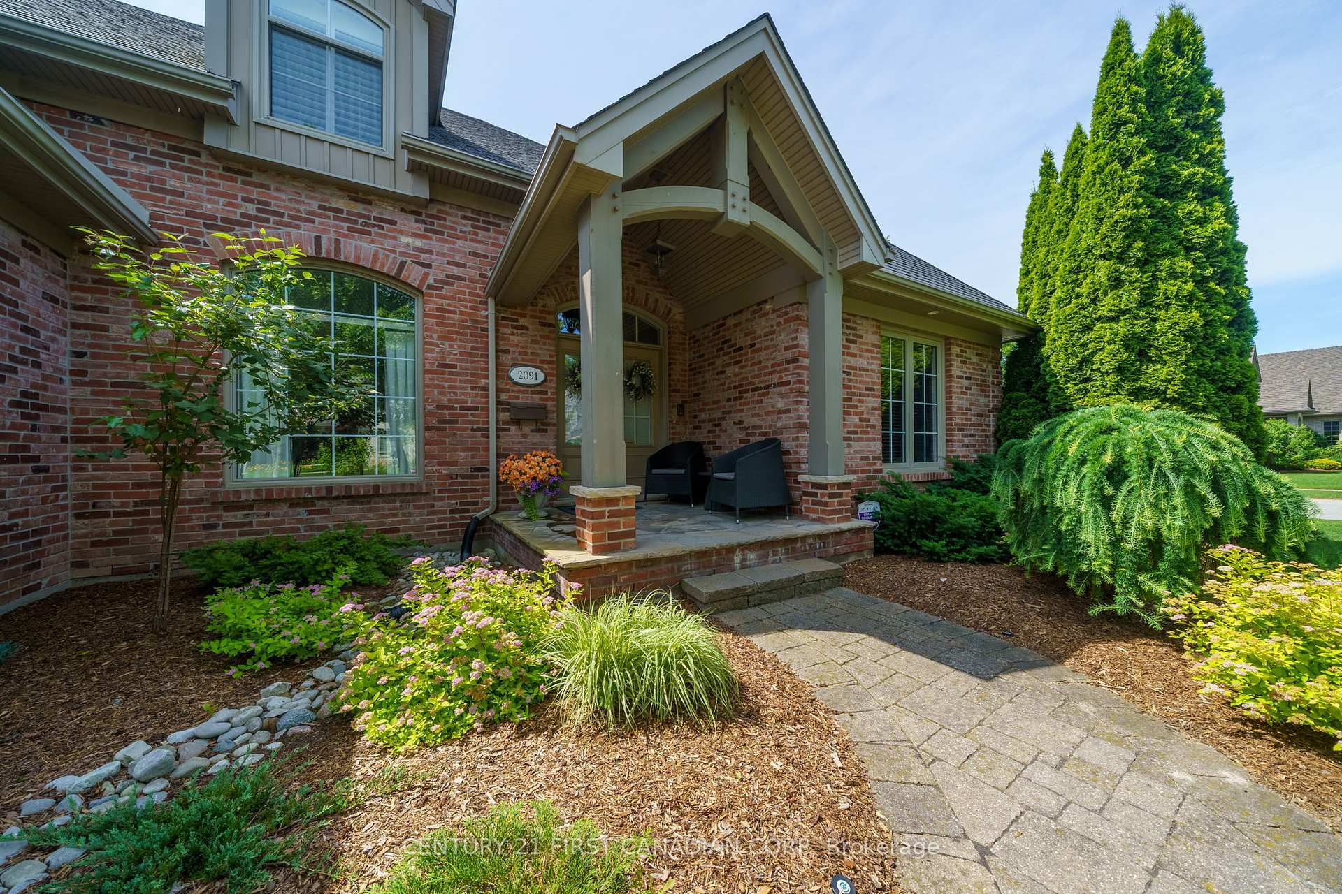 Photo de la propriété: 2091 Valleyrun Boulevard ON N6G 5M7