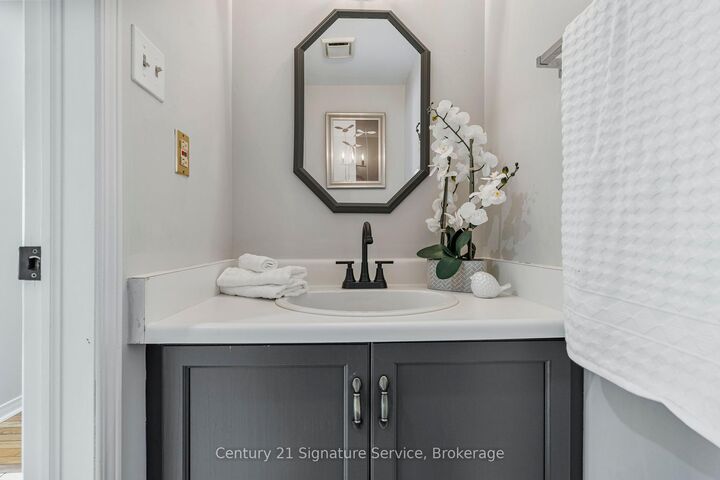 Property Photo: 80 Dutch Crescent ON L6Y 3X1