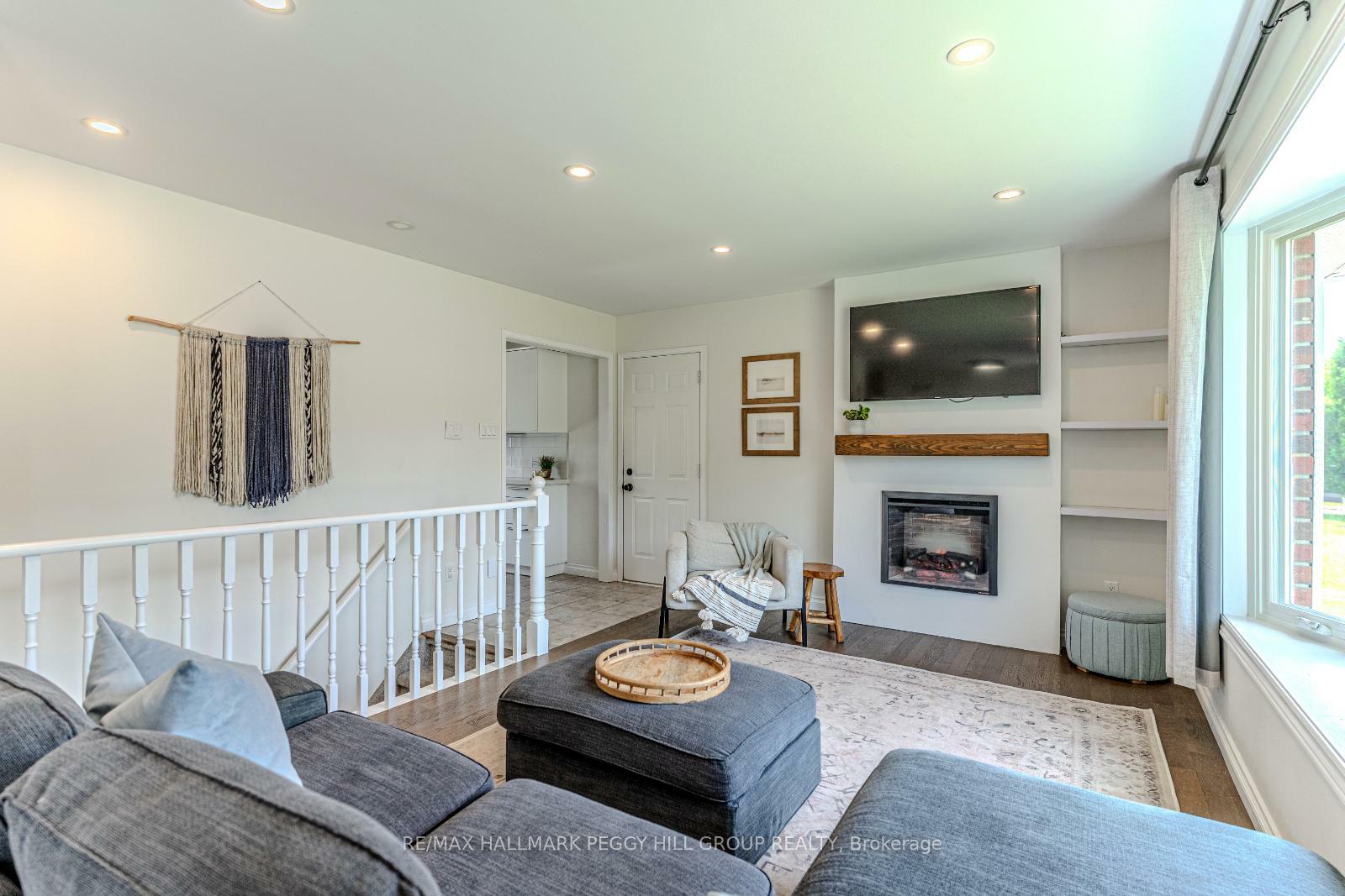 Photo de la propriété: 27 Foyston Park Circle ON L9X 0A1