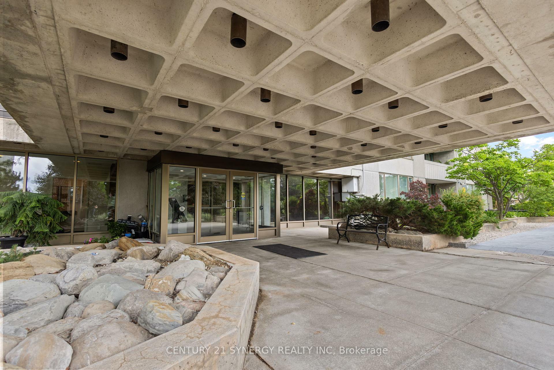 Property Photo: 2625 Regina Street 910 ON K2B 5W8