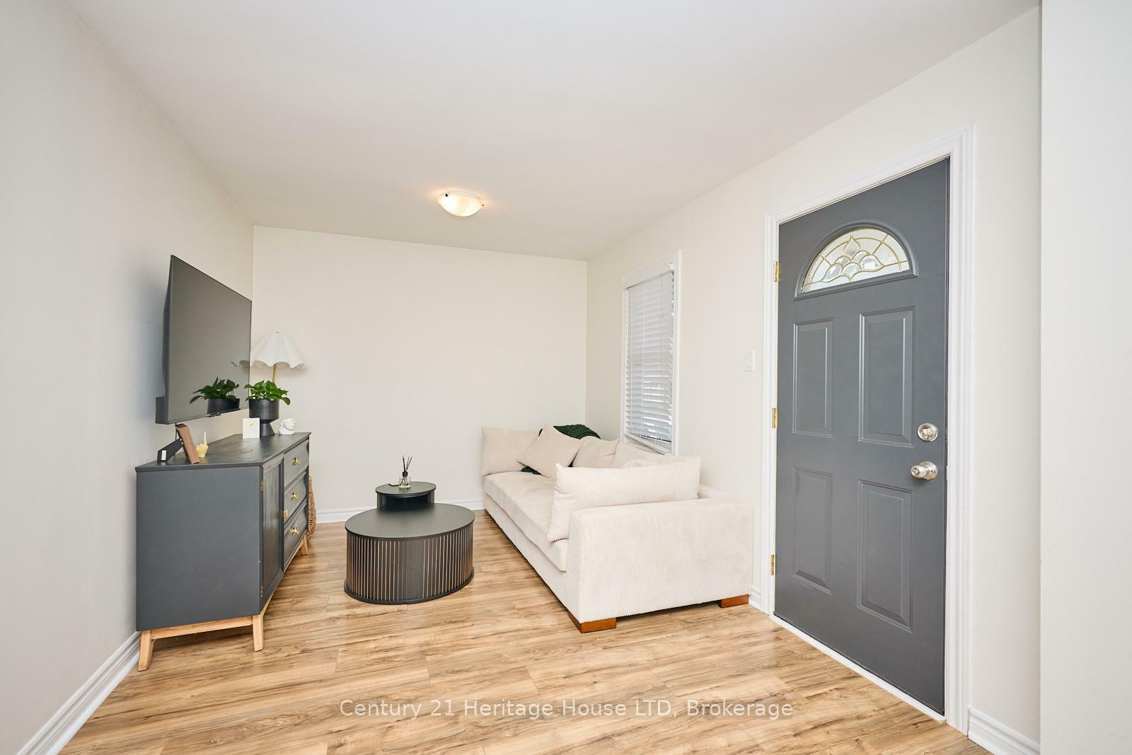 Property Photo: 82 King Street ON L3K 4E9