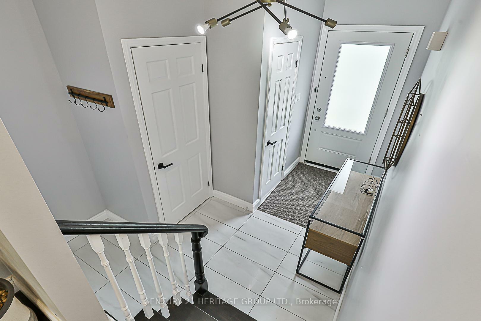 Property Photo: 4 Vale Carse Way 26 ON M2R 3H5