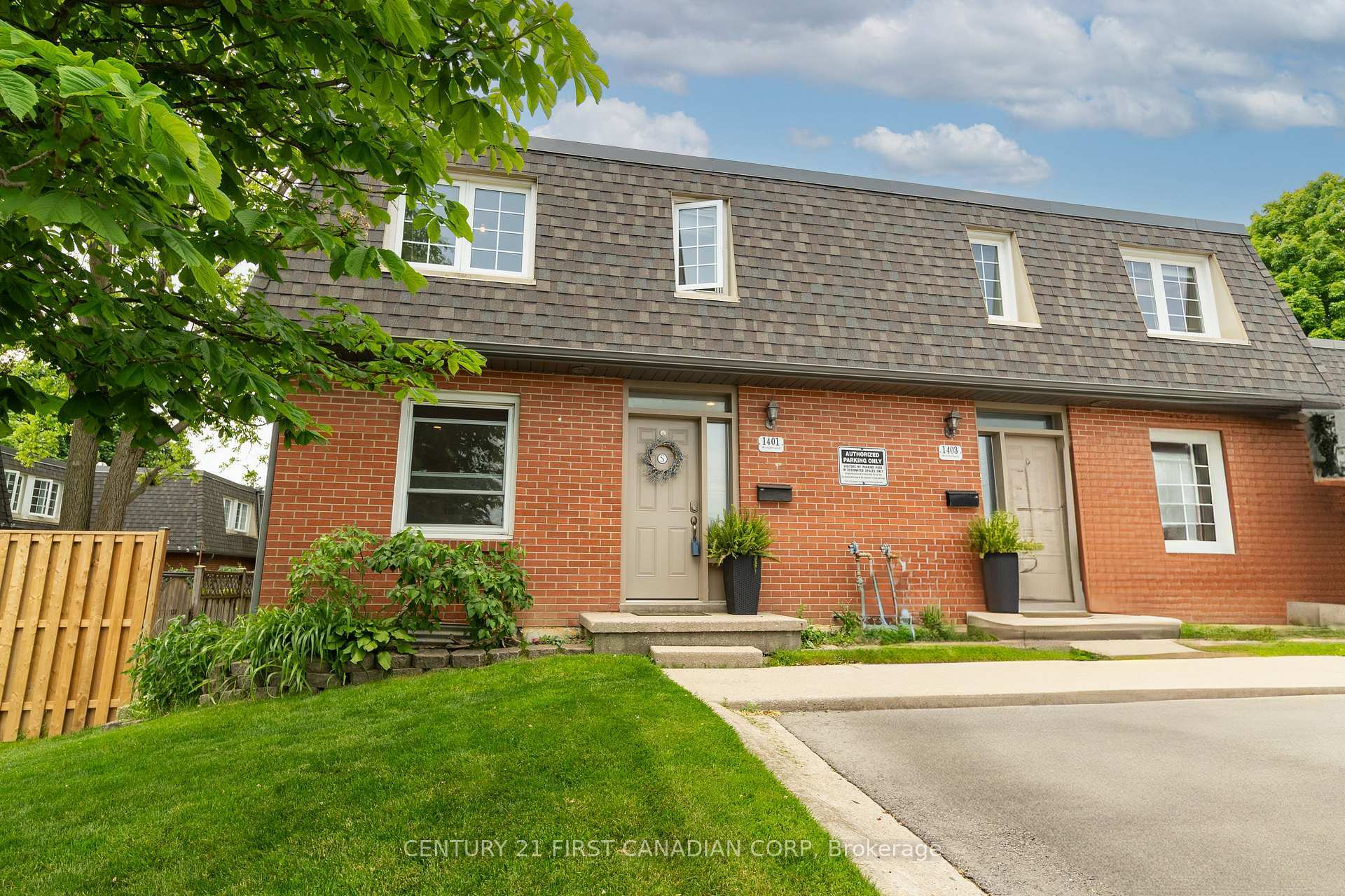 Property Photo: 1401 Wonderland Road N ON N6G 2C2