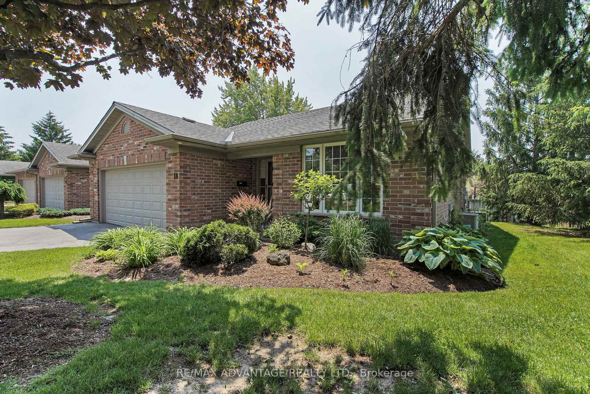 1755 Louise Boulevard 18  London North ON N6G 5G4 photo