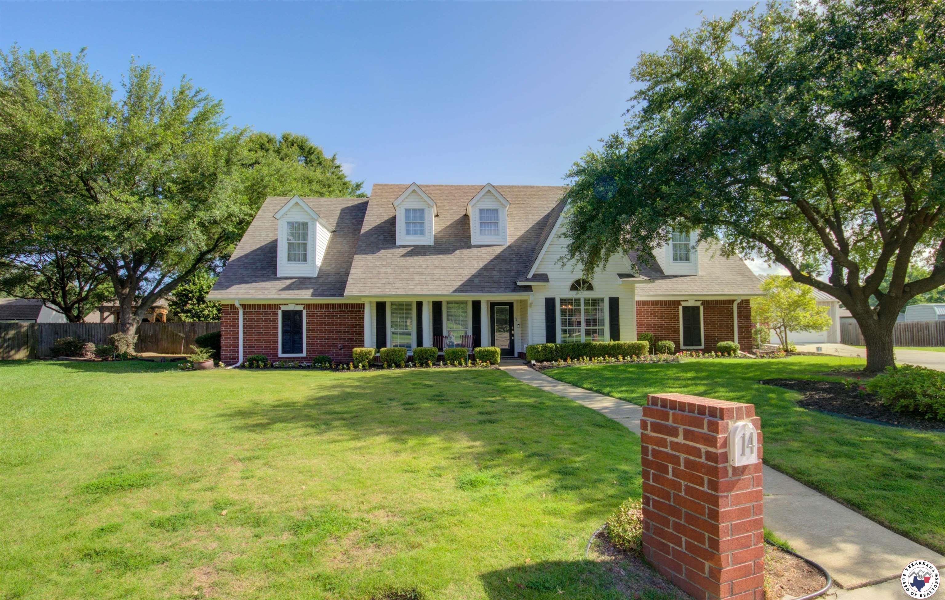 Property Photo: 14 White Willow Place AR 71854
