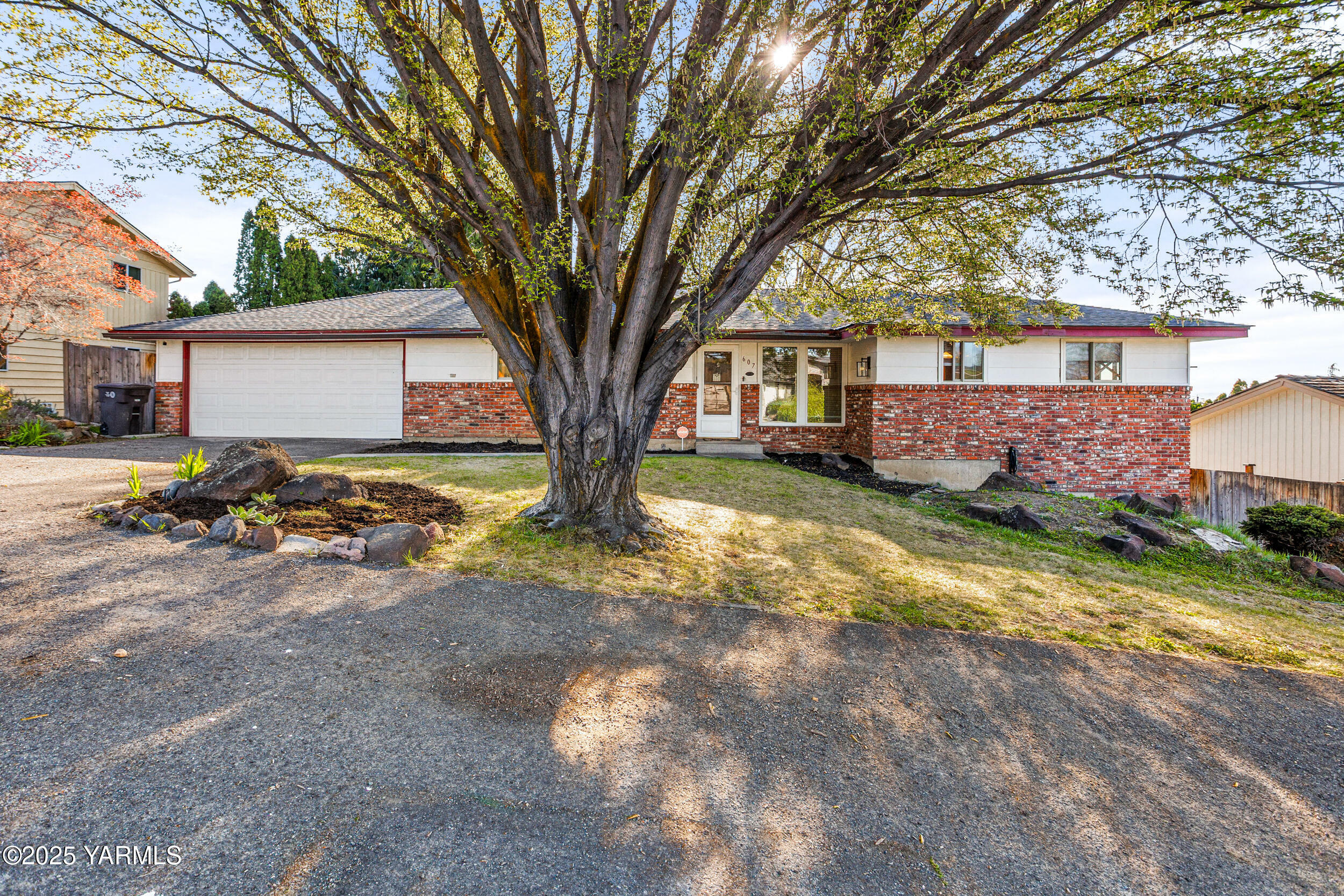 607 N 53rd Ave  Yakima WA 98908 photo