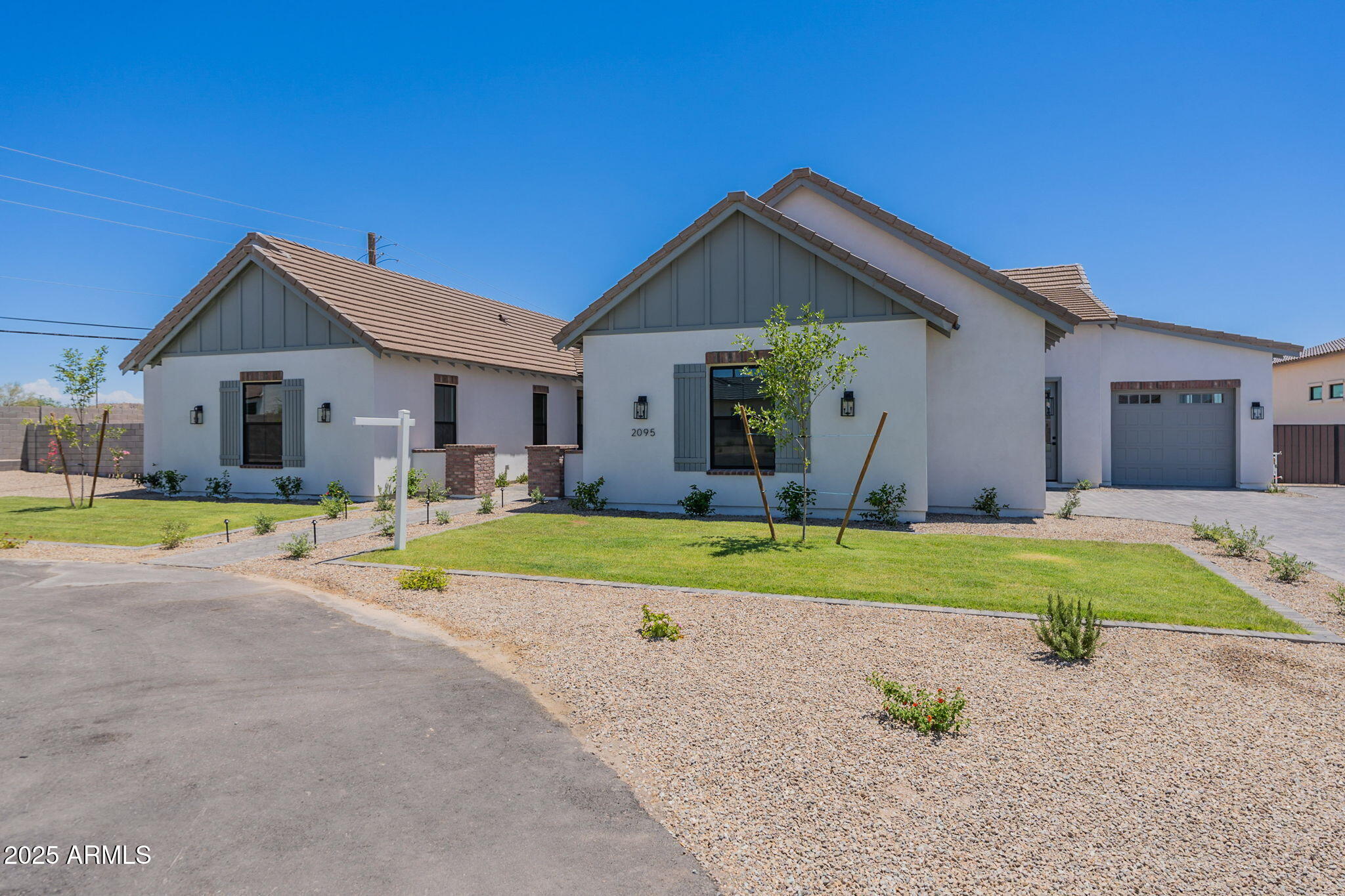 Property Photo: 2095 N 77th Place AZ 85207