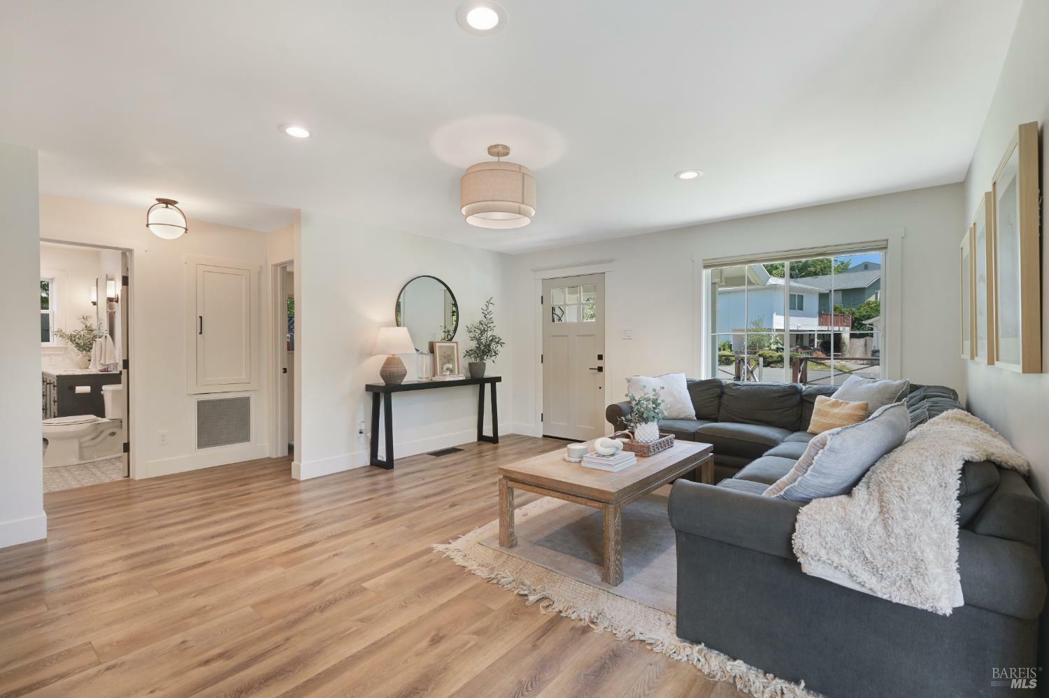 Property Photo:  2023 Evelyn Drive  CA 95404 