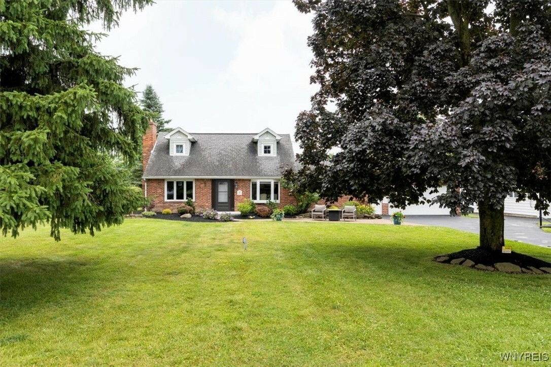 4995 Meadowbrook Road  Buffalo NY 14221 photo