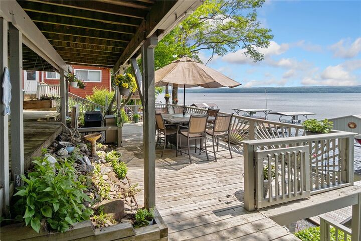 Property Photo:  1753 Log Cabin Road  NY 14527 