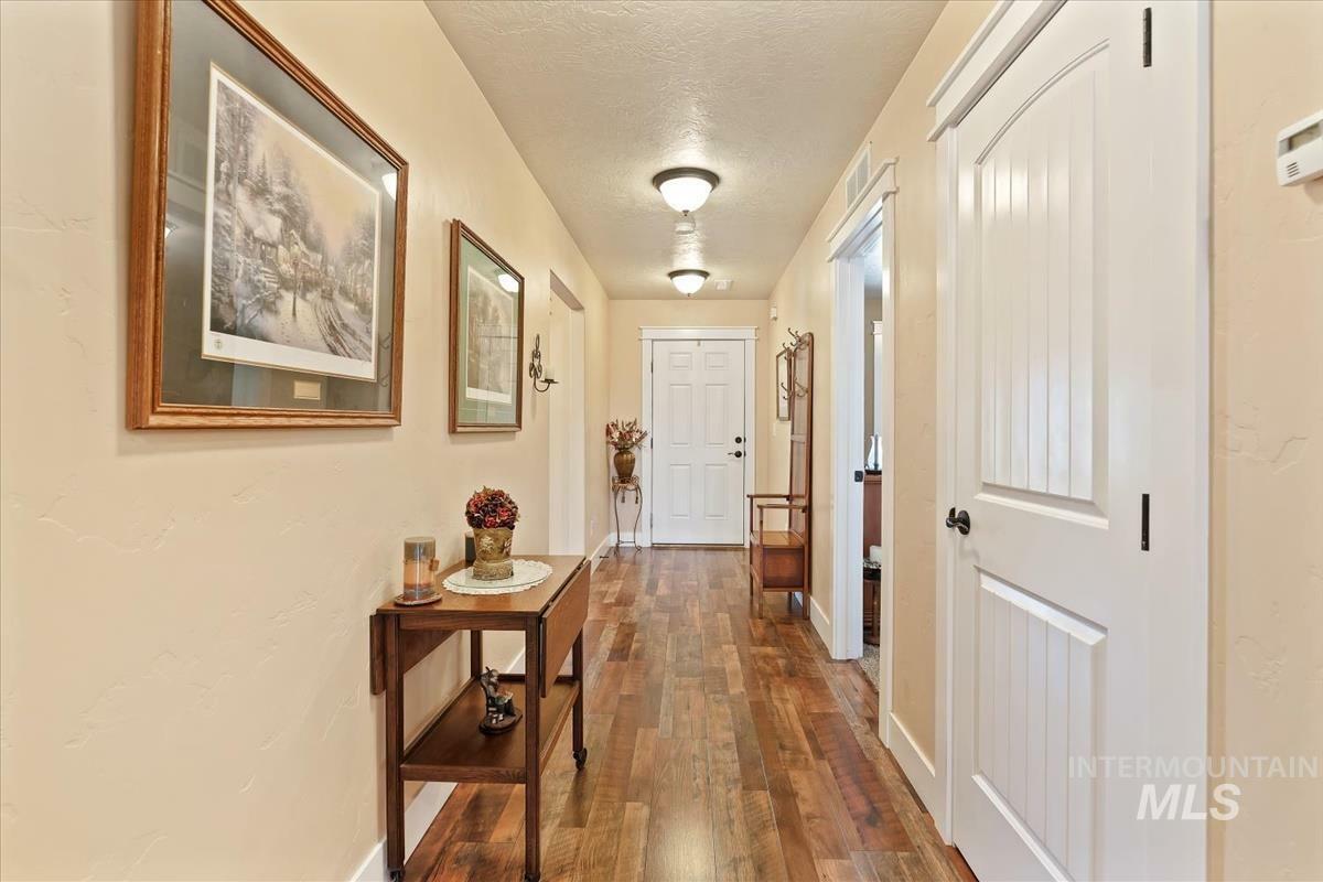 Property Photo: 201 Homesteaders St. ID 83644-4911