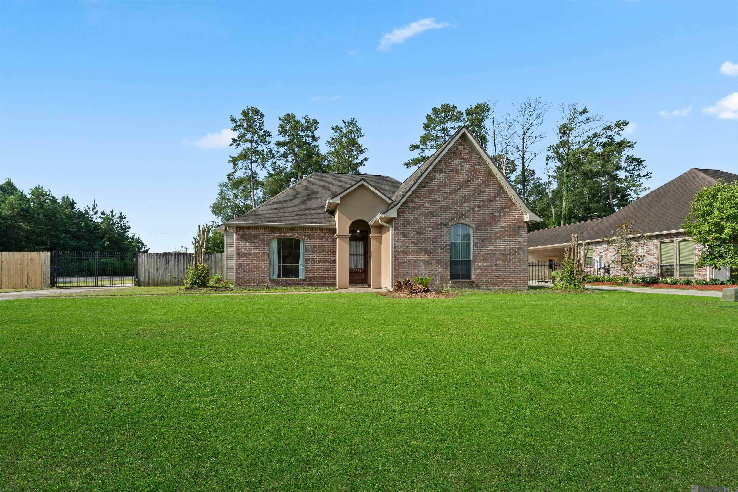 Property Photo: 13388 Sunny Ln LA 70785