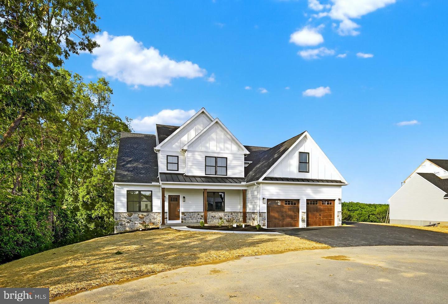 Property Photo:  2328 Rockvale Road  PA 17602 