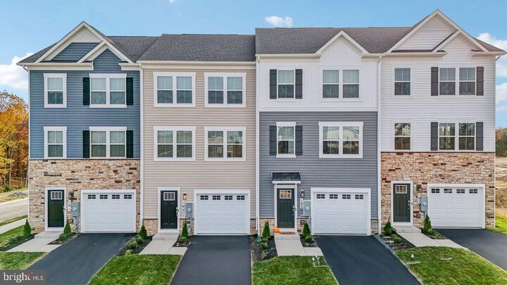 Property Photo:  176 Munsee Circle  VA 22602