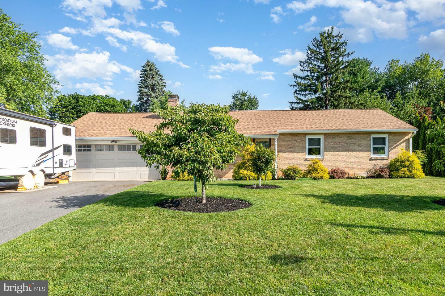 Property Photo: 227 Avon Drive PA 17013