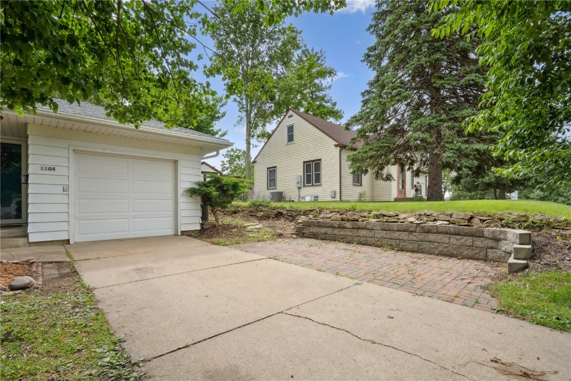 Property Photo: 1104 Olive Street IA 50613