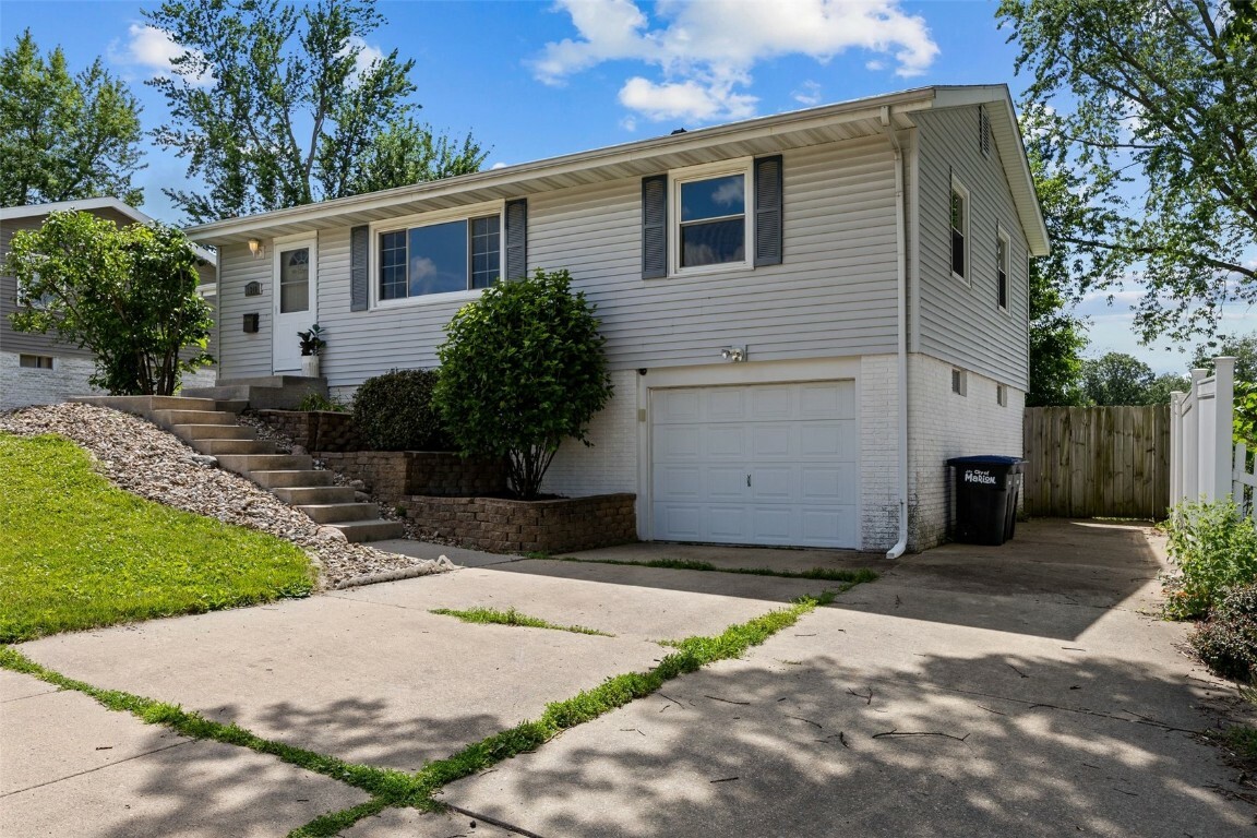 Property Photo: 1340 Linnview Drive IA 52302