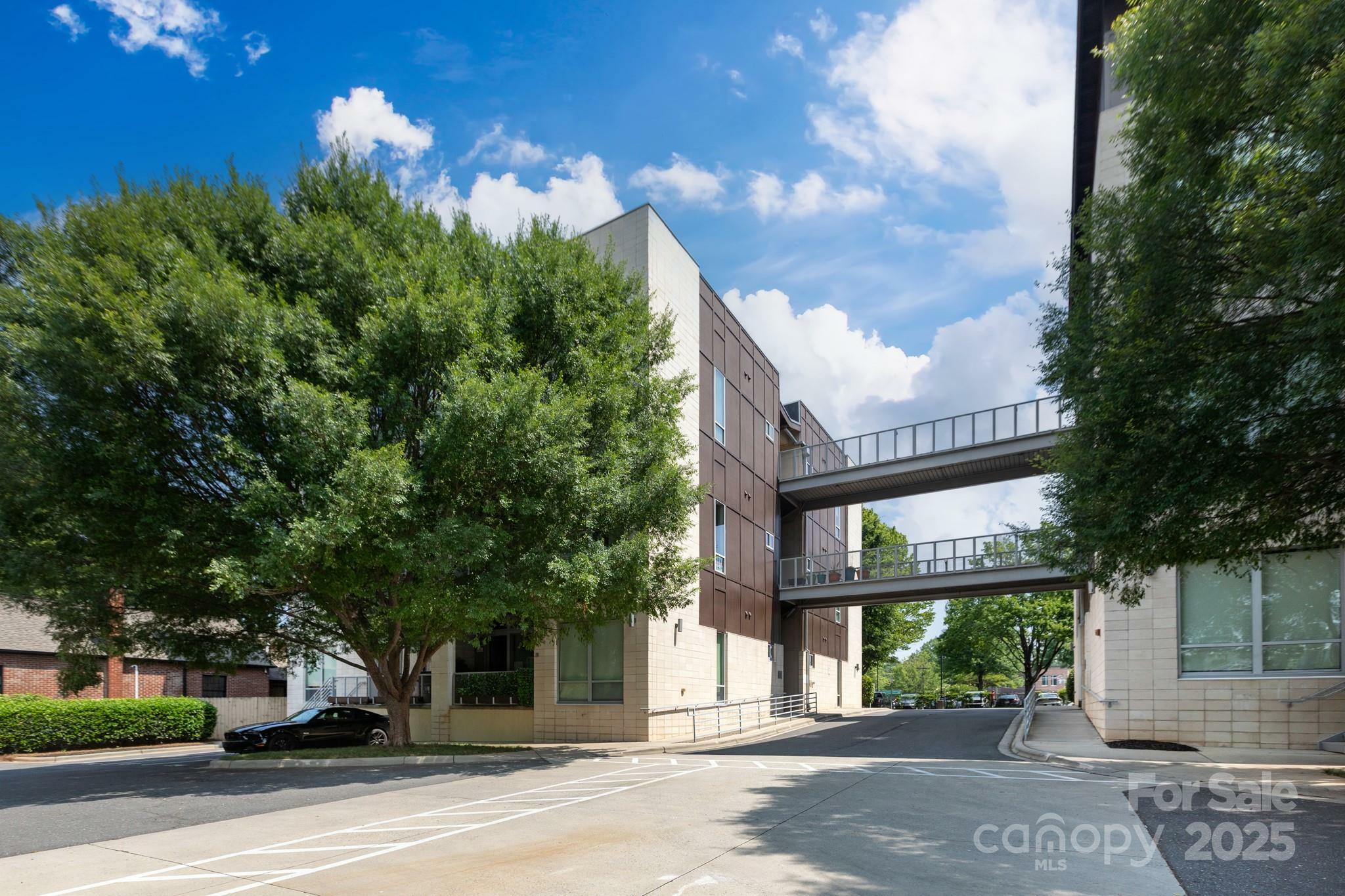 2116 McClintock Road 122  Charlotte NC 28205 photo