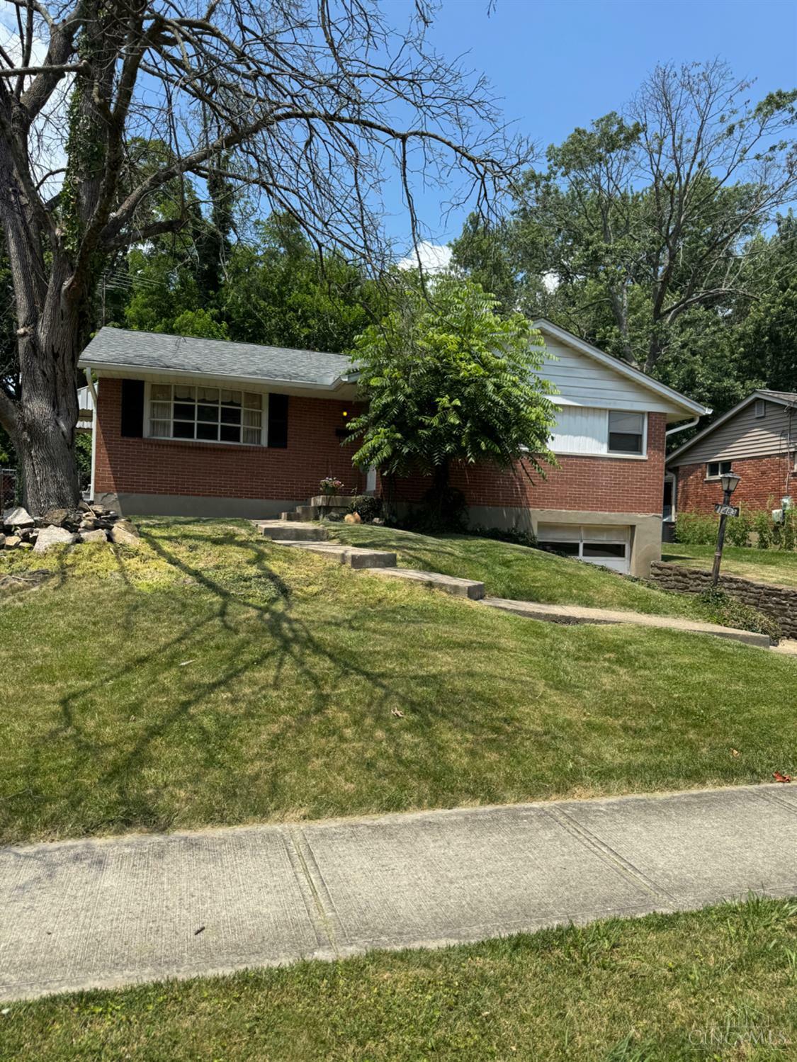 1483 Blueorchard Drive  Anderson Twp OH 45230 photo