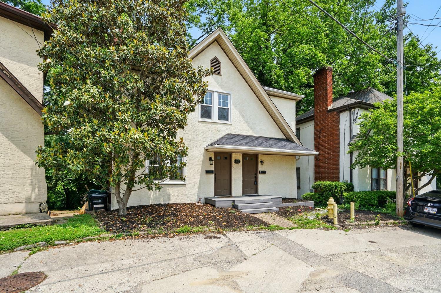 Property Photo: 3262 Berwyn Place OH 45209