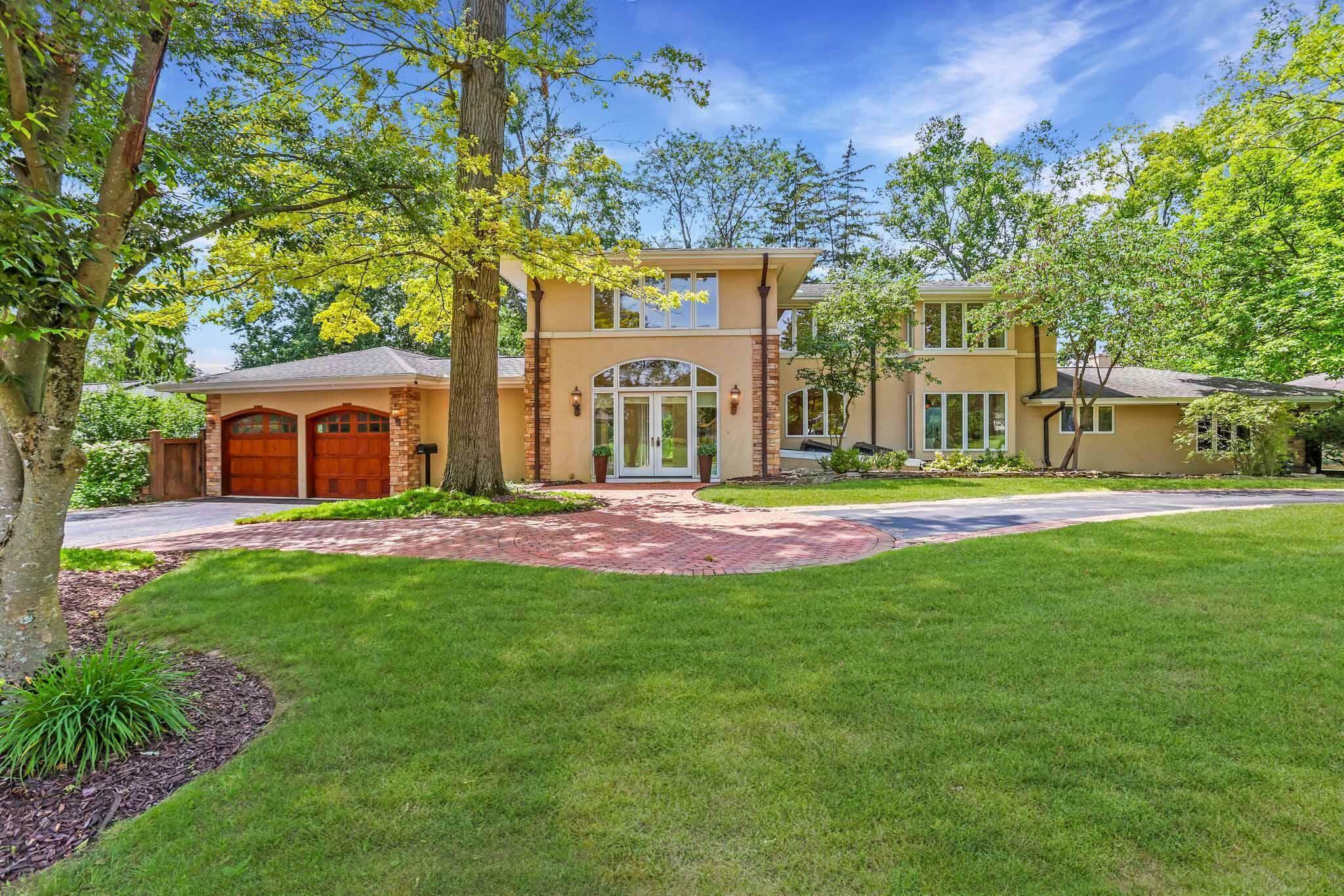 Property Photo: 3839 Woodbridge Road OH 43220