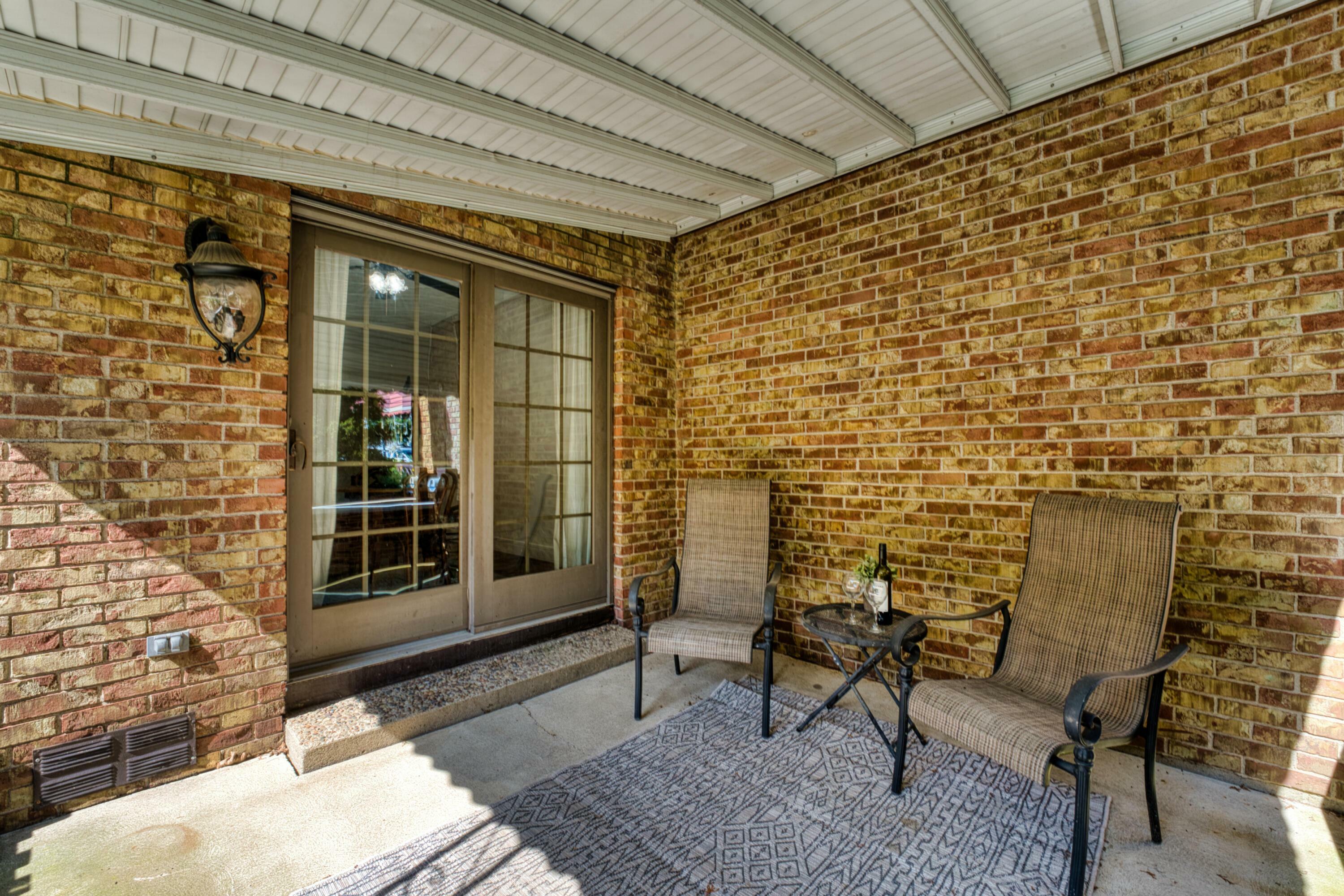 Property Photo: 625 Country Club Drive OH 43055