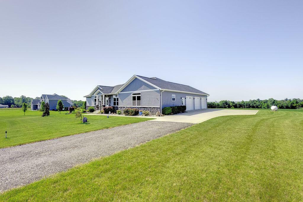 Property Photo: 3415 Grubb Road OH 44904