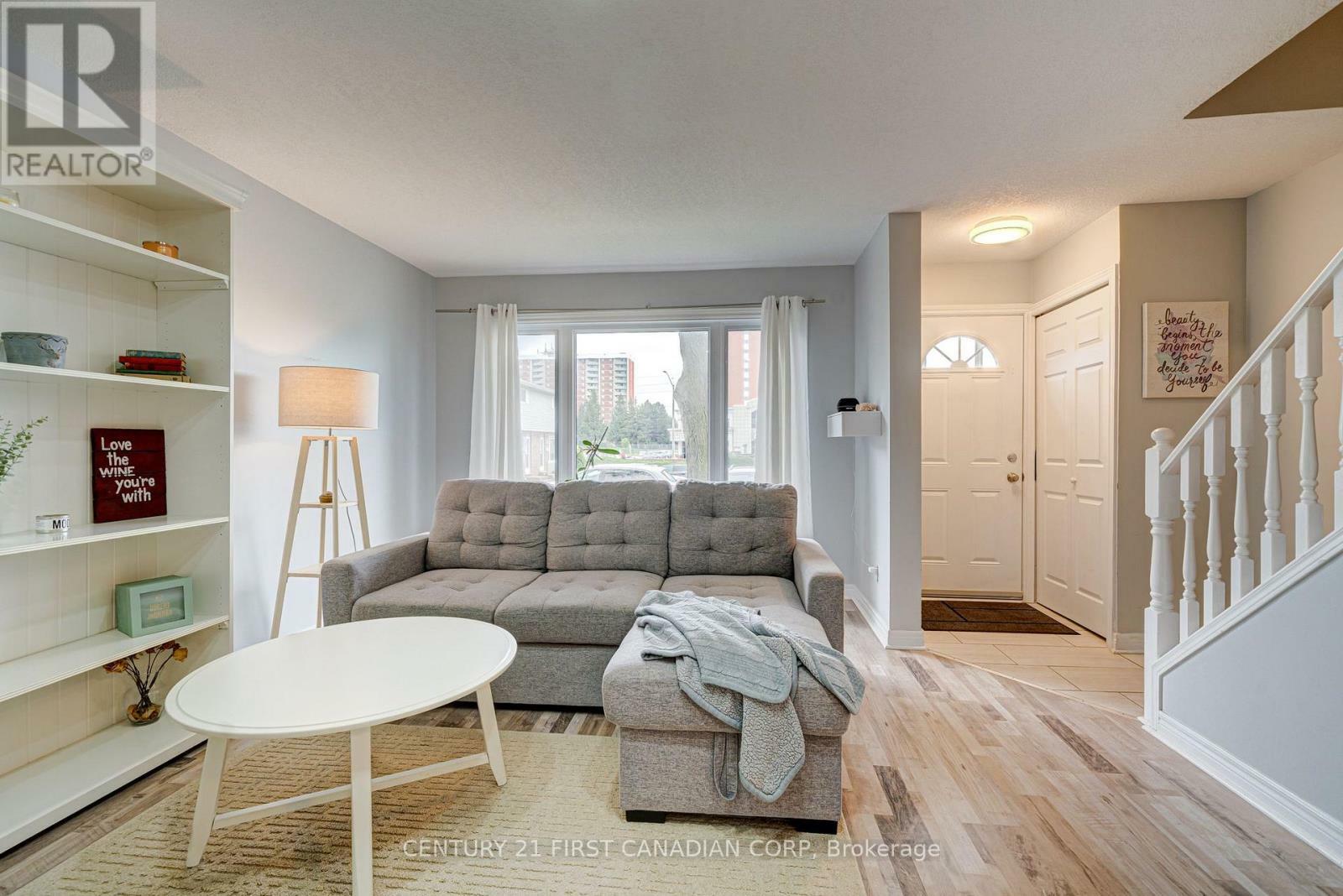 Photo de la propriété: 1095 Jalna Boulevard 30 ON N6E 2Y7