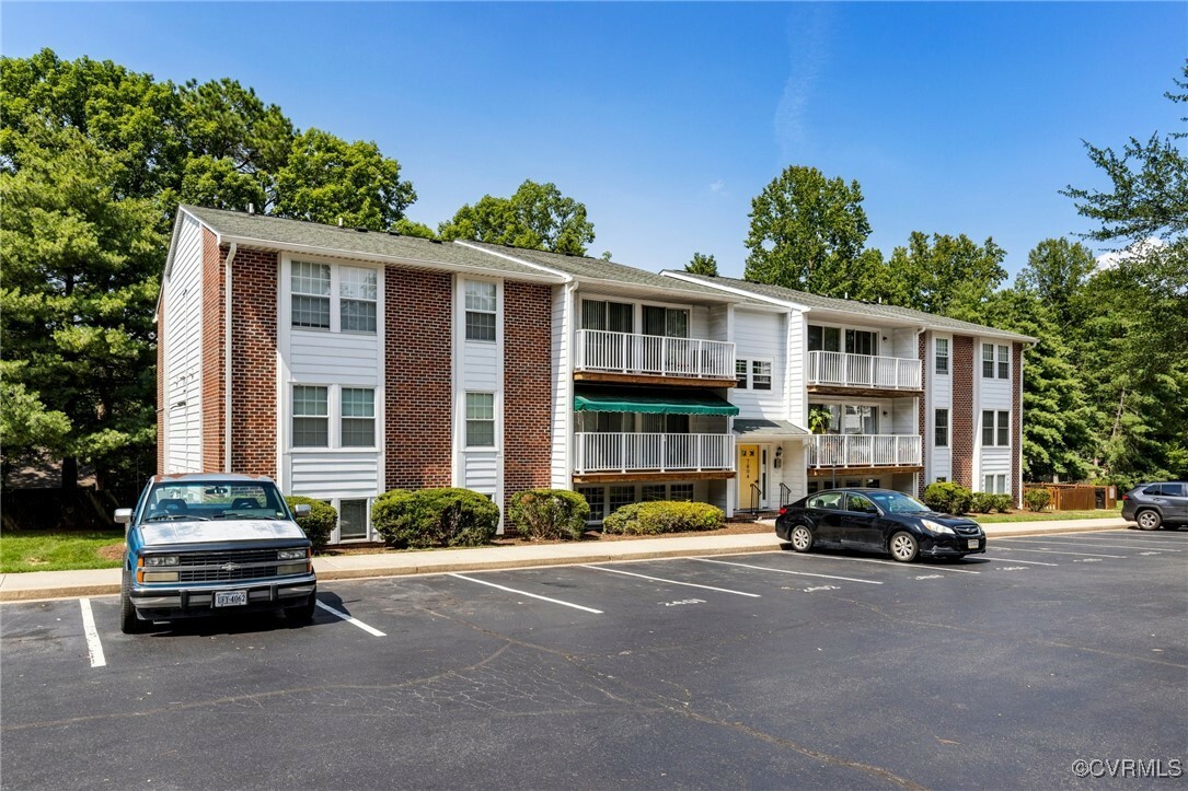 7604 Roscommon Court 2403  Henrico VA 23228 photo