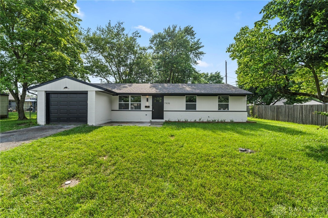 Property Photo: 7935 Stockbridge Drive OH 45424