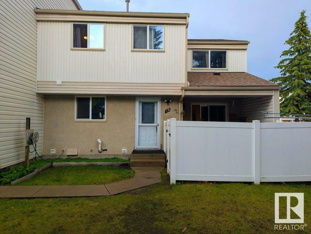 Photo de la propriété: 16 Woodvale Village NW AB T6L 1W4